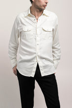 Load image into Gallery viewer, Western shirt in TENCEL® Garment dyed in off-white