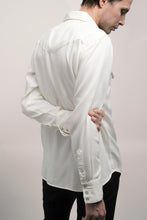 Load image into Gallery viewer, Western shirt in TENCEL® Garment dyed in off-white